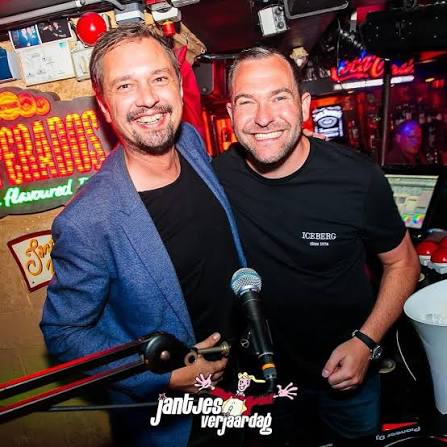Barry en Roy samen, volledig in beeld